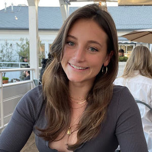 Meet your Posher, Olivia